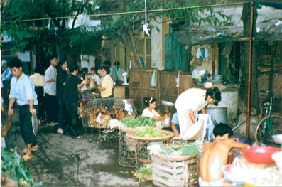 Typisk gademarked i Hanoi